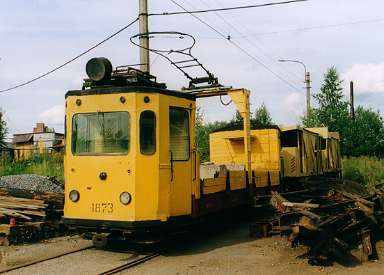 Güterzug auf einem der Gleisbauhöfe